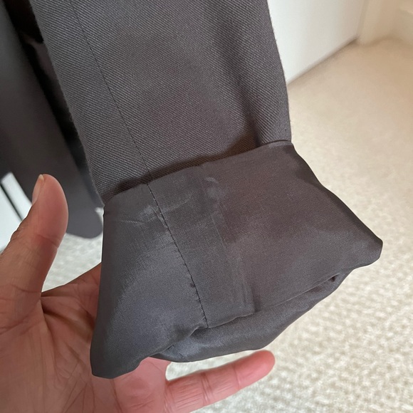 Grey coloured loose fitting blazer, great with a skirt, dress or jeans! - Picture 3 of 5